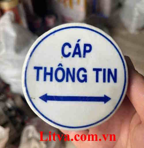 Mốc sứ cảnh báo cáp thông tin